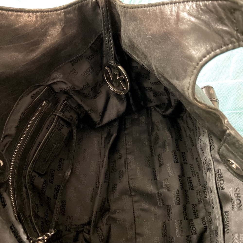 Michael Kors Large Saddle/Travel Bag - Picture 4 of 5